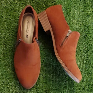 Like New American Eagle Double Zip Pointed Toe Ankle Shootie (Boot/Shoe) Cognac
